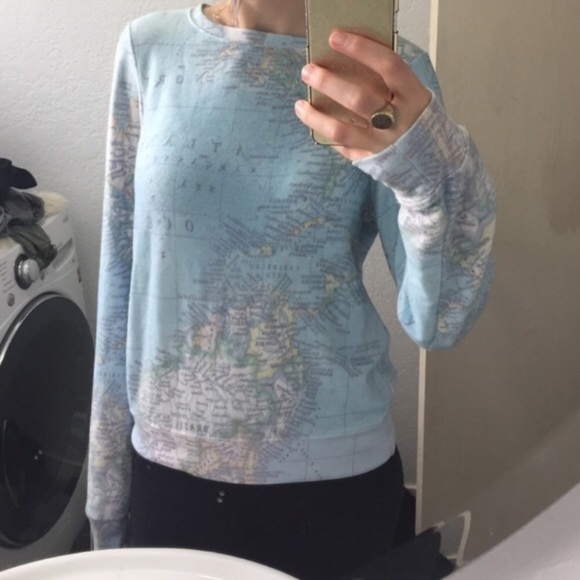 Rare ๐ฅ plain Wildfox map jumper - Picture 4 of 4